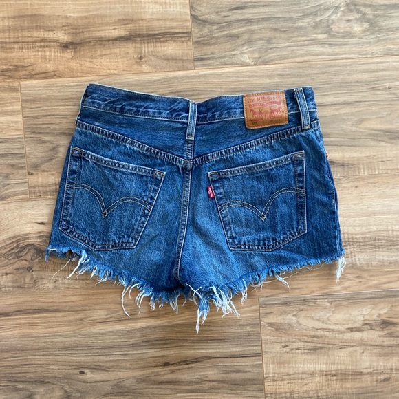 Levi’s 501 Dark wash Cut off Button Fly denim Jean Shorts - Picture 4 of 8